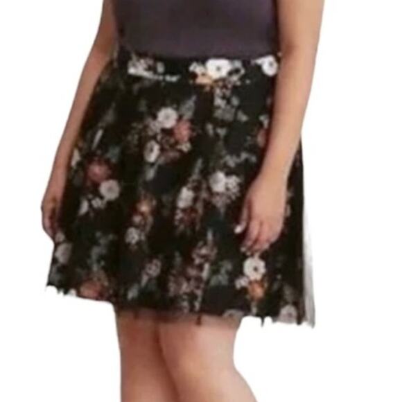 Torrid Women's Skirt Black Red Floral Tulle Mesh Overlay Skater Full Size 1X - Picture 1 of 7